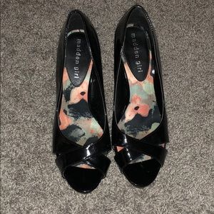 lightly worn black madden girl heels